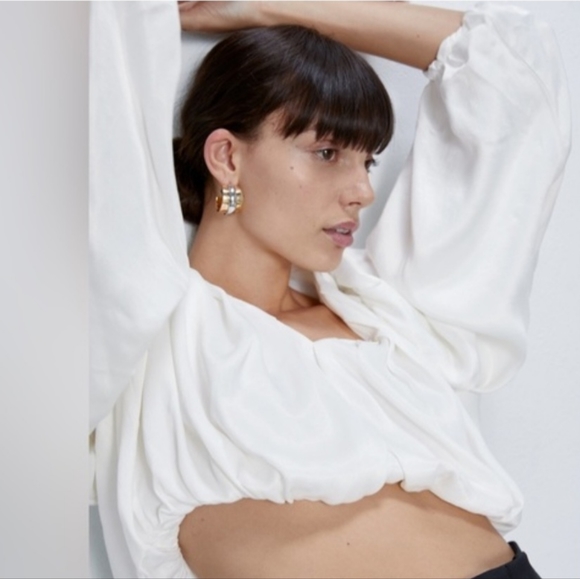 Zara Balloon Sleeve Satin Croped Top - Picture 2 of 9
